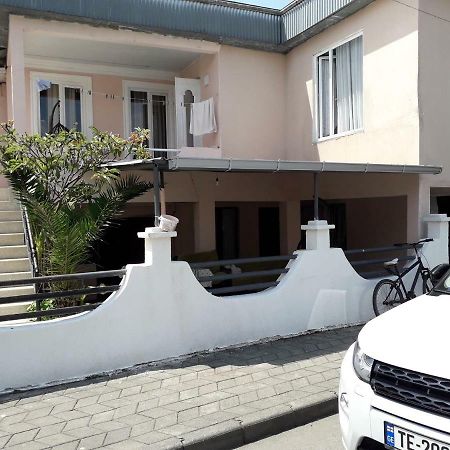 Zaza Guest House Kobuleti Exteriör bild